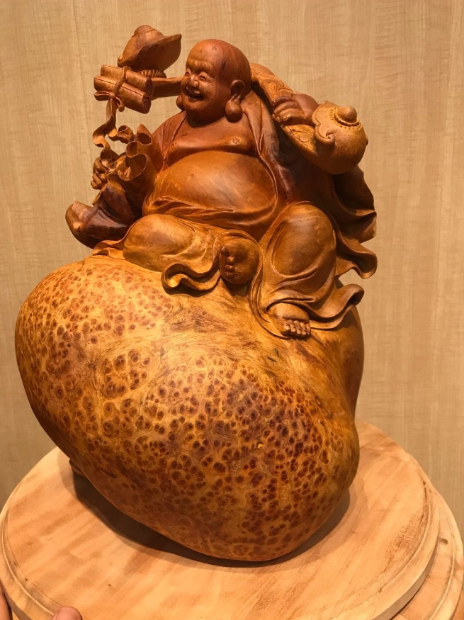 Tượng gỗ Di Lặc Nu Hương Nhỏ.png